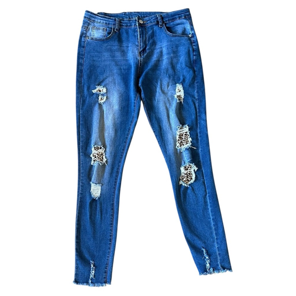 FC JEANS stretch distressed w/ animal print accents raw hem size 31